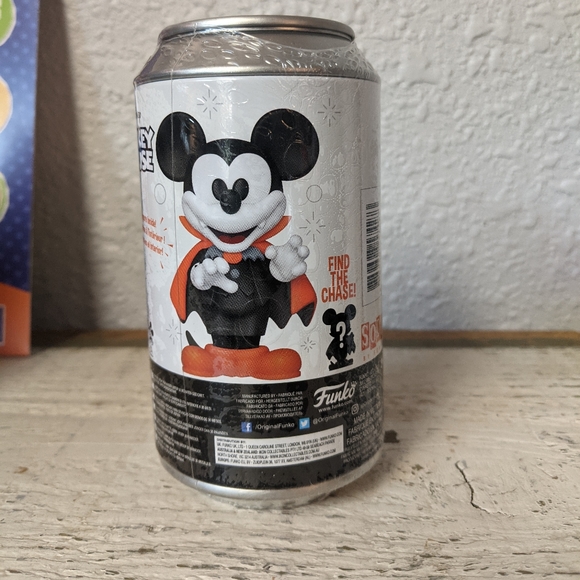 Funko vinyl soda Vampire Mickey - Picture 2 of 2